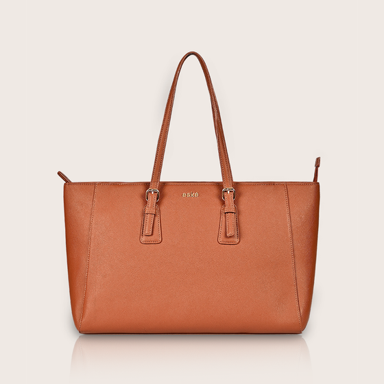 Myriane, the tote